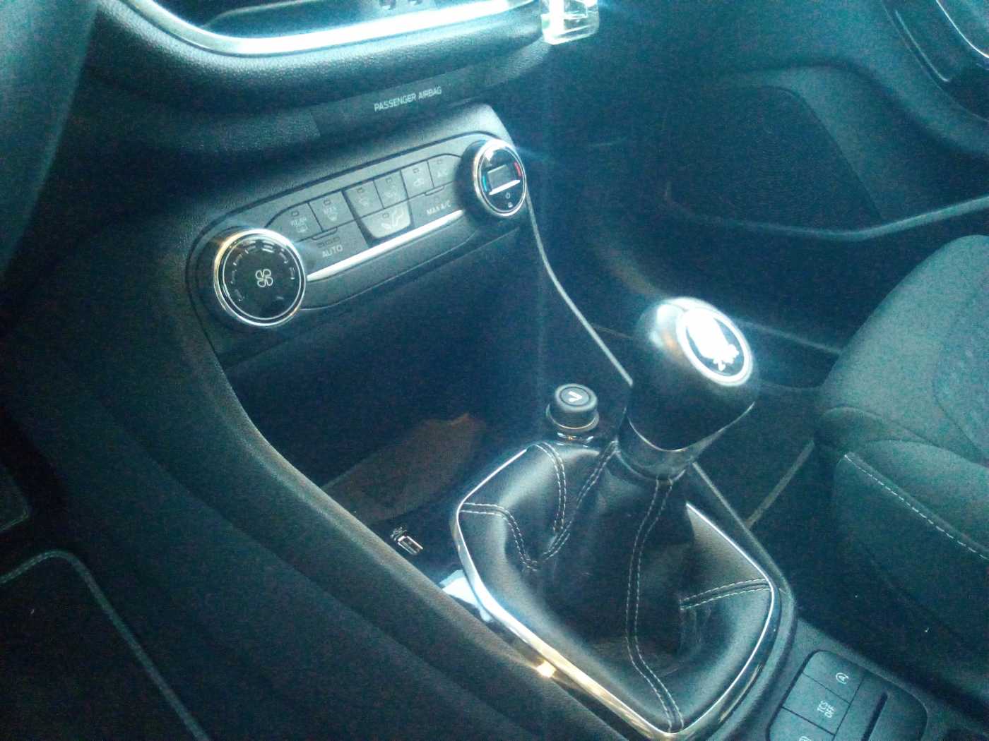 
								ford Fiesta – 1.1 75 CV GPL 5 porte Titanium full									
