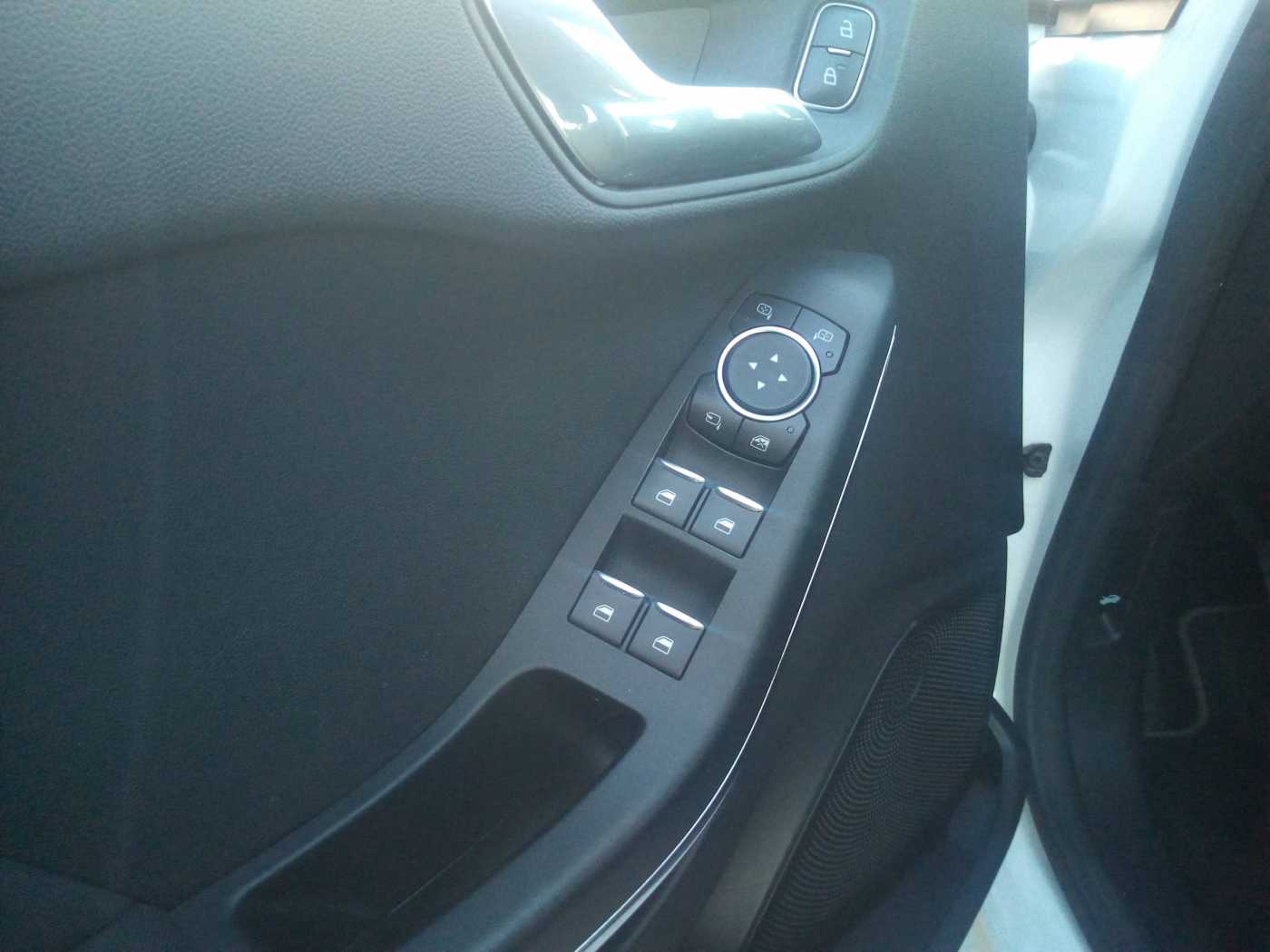 
								ford Fiesta – 1.1 75 CV GPL 5 porte Titanium full									